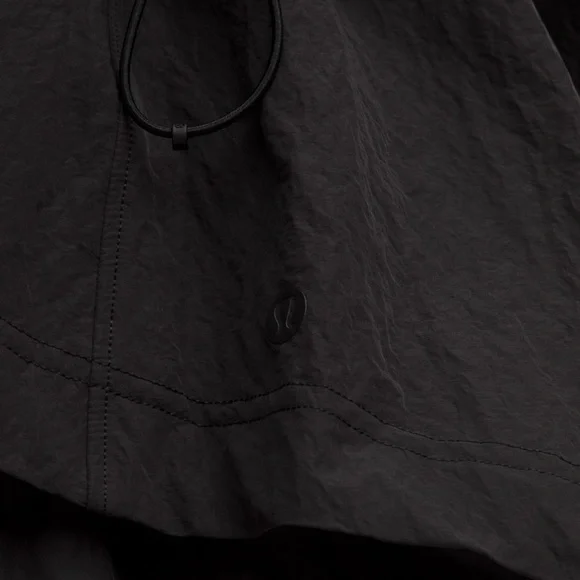 NWT💎Lululemon Bomber Nylon Cinchable Black Waterproof Jacket Medium Retail $148 - Picture 7 of 9